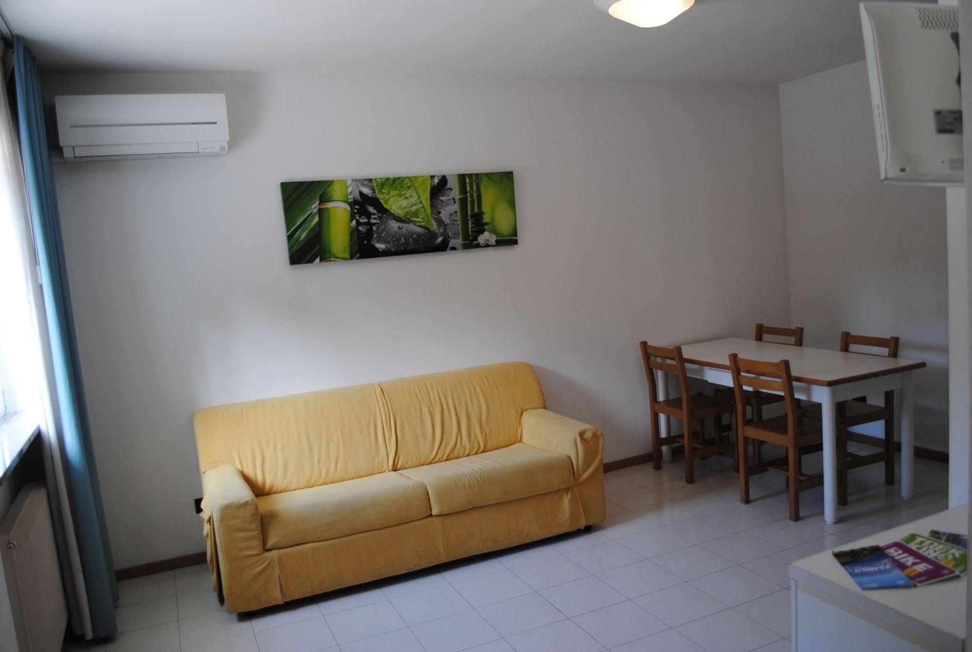 Residence Marina ริวาเดลการ์ดา ภายนอก รูปภาพ